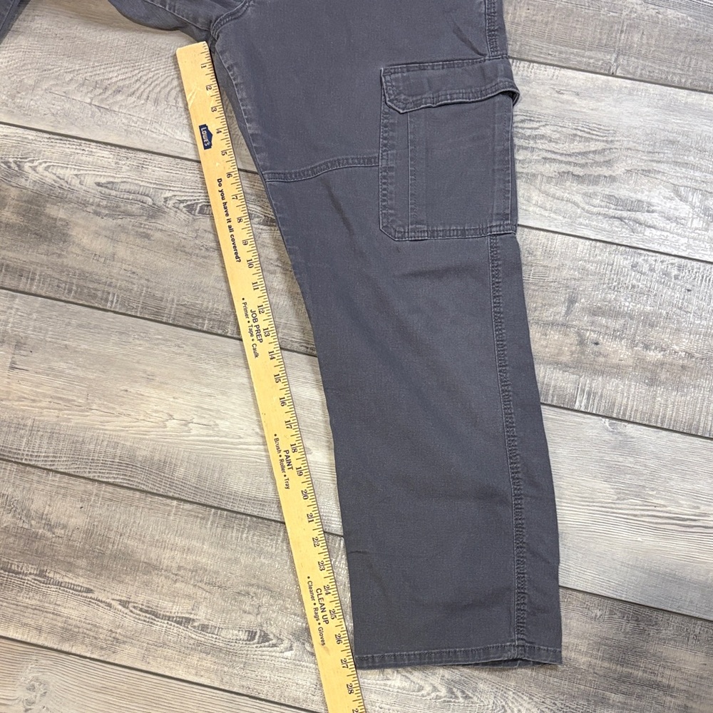 Wrangler Gray Relaxed Fit Cargo Utility Pants GUC 32x30 *see details - Picture 6 of 6
